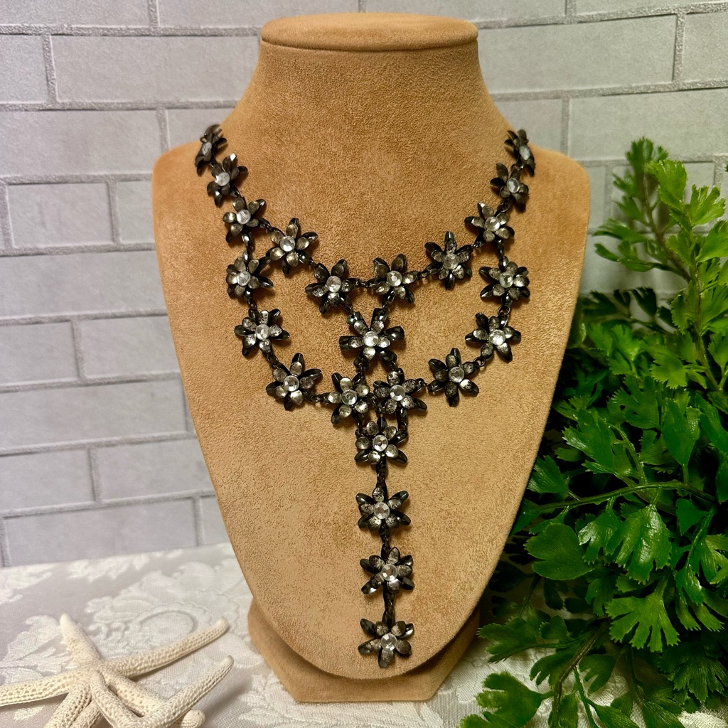 Bijoux Terner Flower Theme Necklace 16$